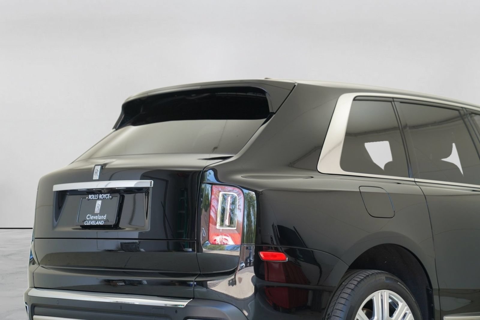 Certified 2020 Rolls-Royce Cullinan AWD/4WD image 49