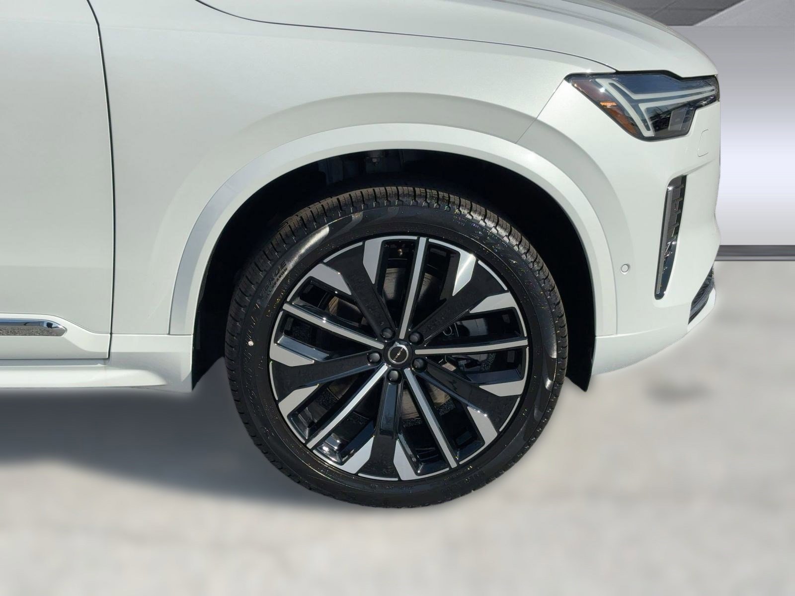 New 2026 Volvo XC90 T8 Ultra w/ Protection Package Premier image 10