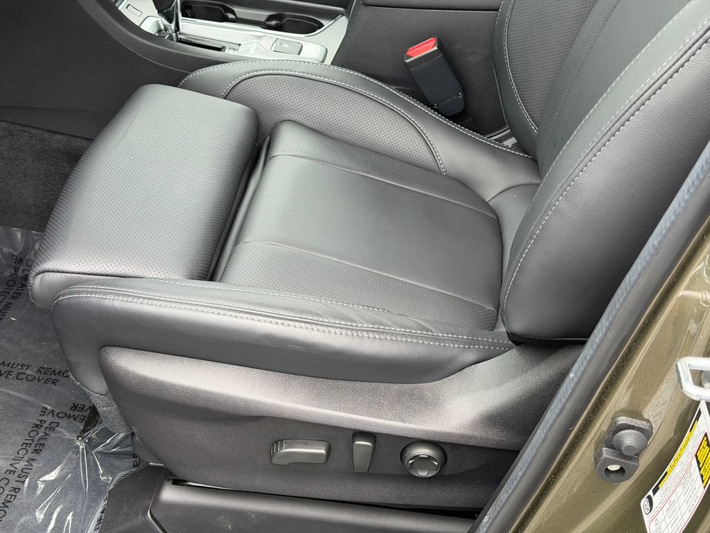 Used 2025 Subaru Ascent Limited AWD/4WD image 26