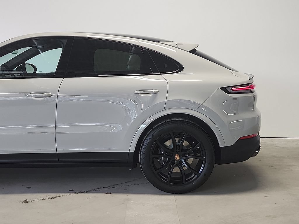 New 2026 Porsche Cayenne Coupe AWD/4WD image 7