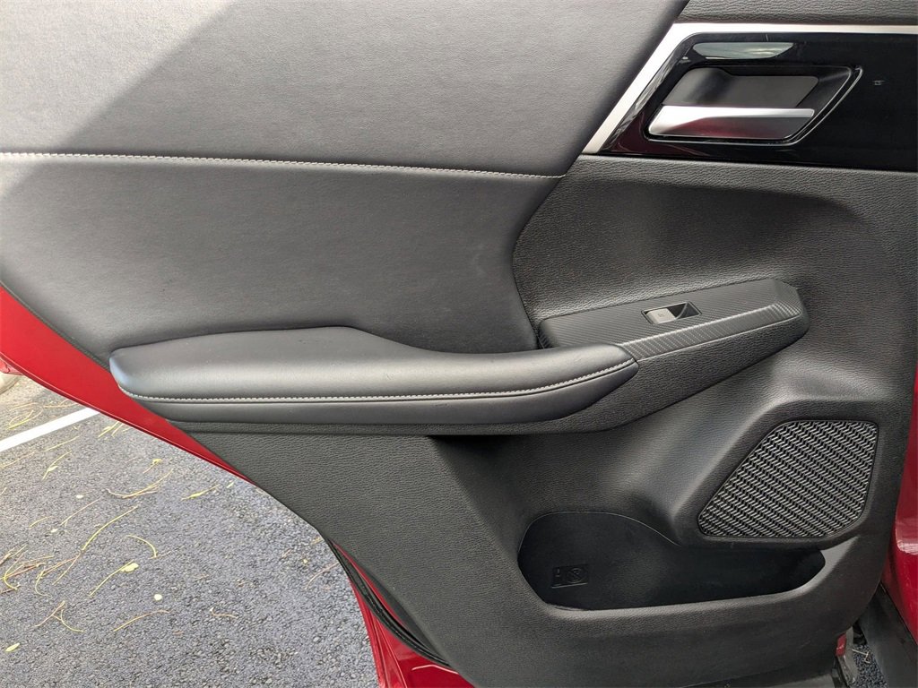 Used 2024 Mitsubishi Outlander SE image 31