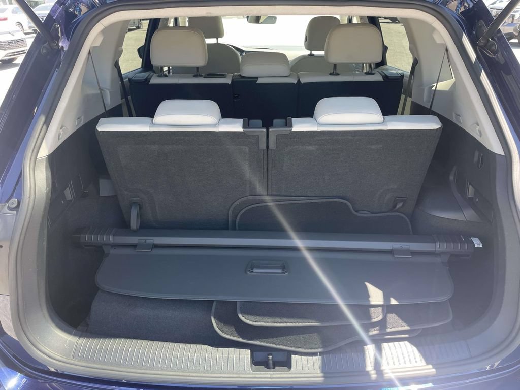 Certified 2023 Volkswagen Tiguan SE FWD image 8