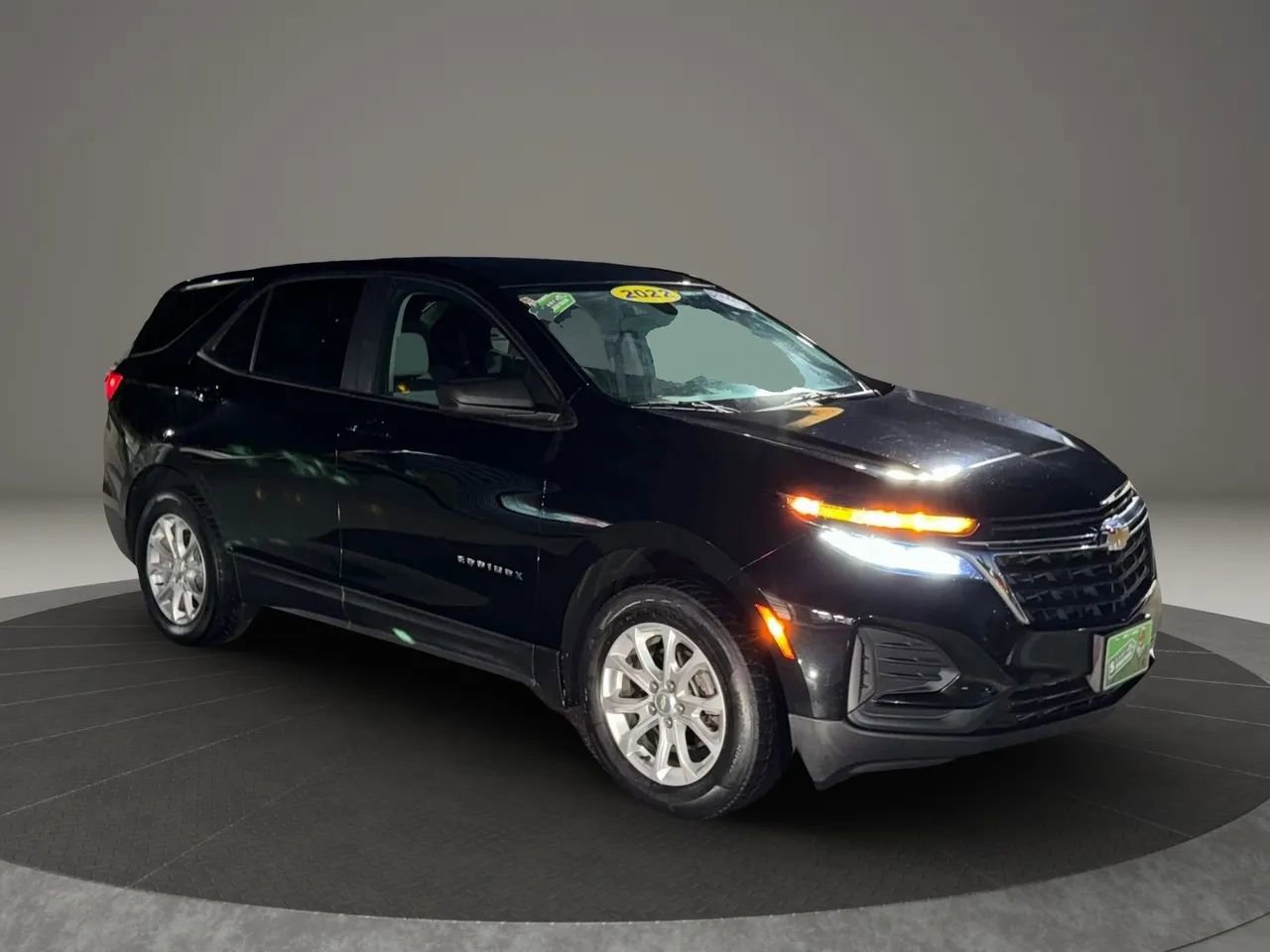 Used 2022 Chevrolet Equinox LS w/ LS Convenience Package image 4