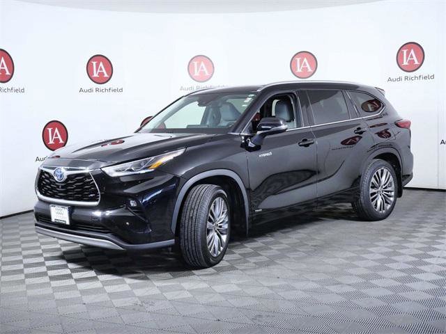 Used 2020 Toyota Highlander Limited Platinum image 4