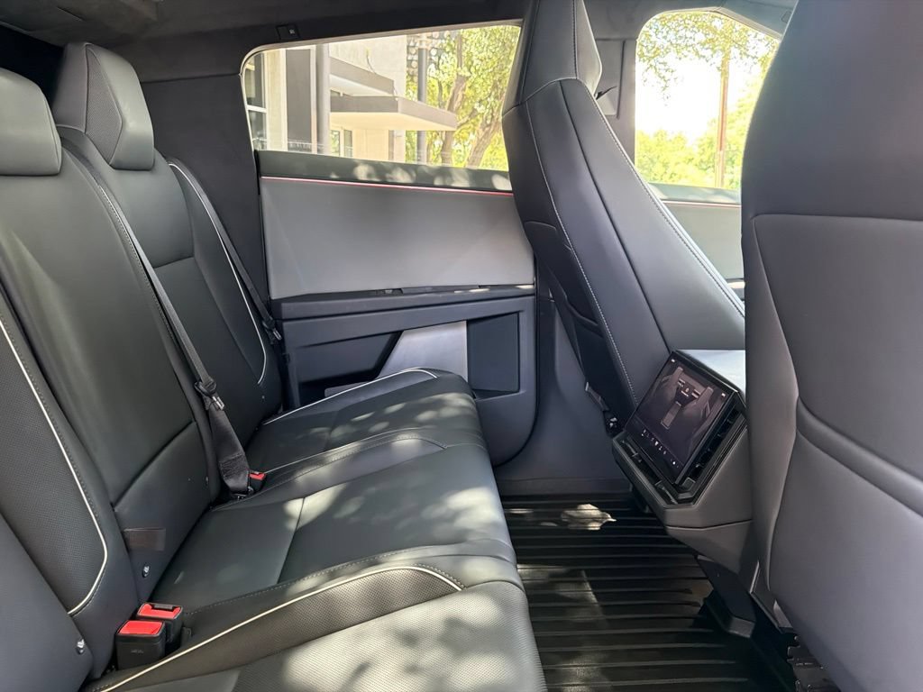Used 2025 Tesla Cybertruck AWD Crew Cab image 26