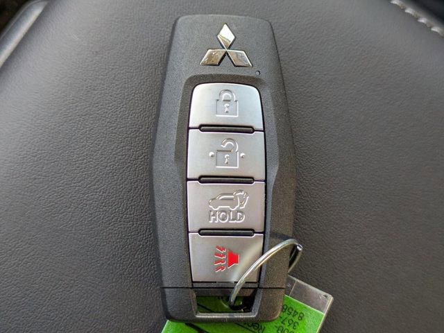 New 2026 Mitsubishi Outlander SEL image 36