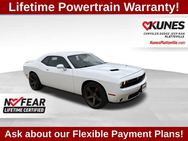 Used 2019 Dodge Challenger SXT RWD image 2