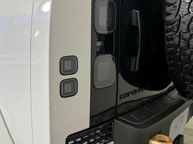 New 2026 Land Rover Defender 110 OCTA AWD/4WD image 17