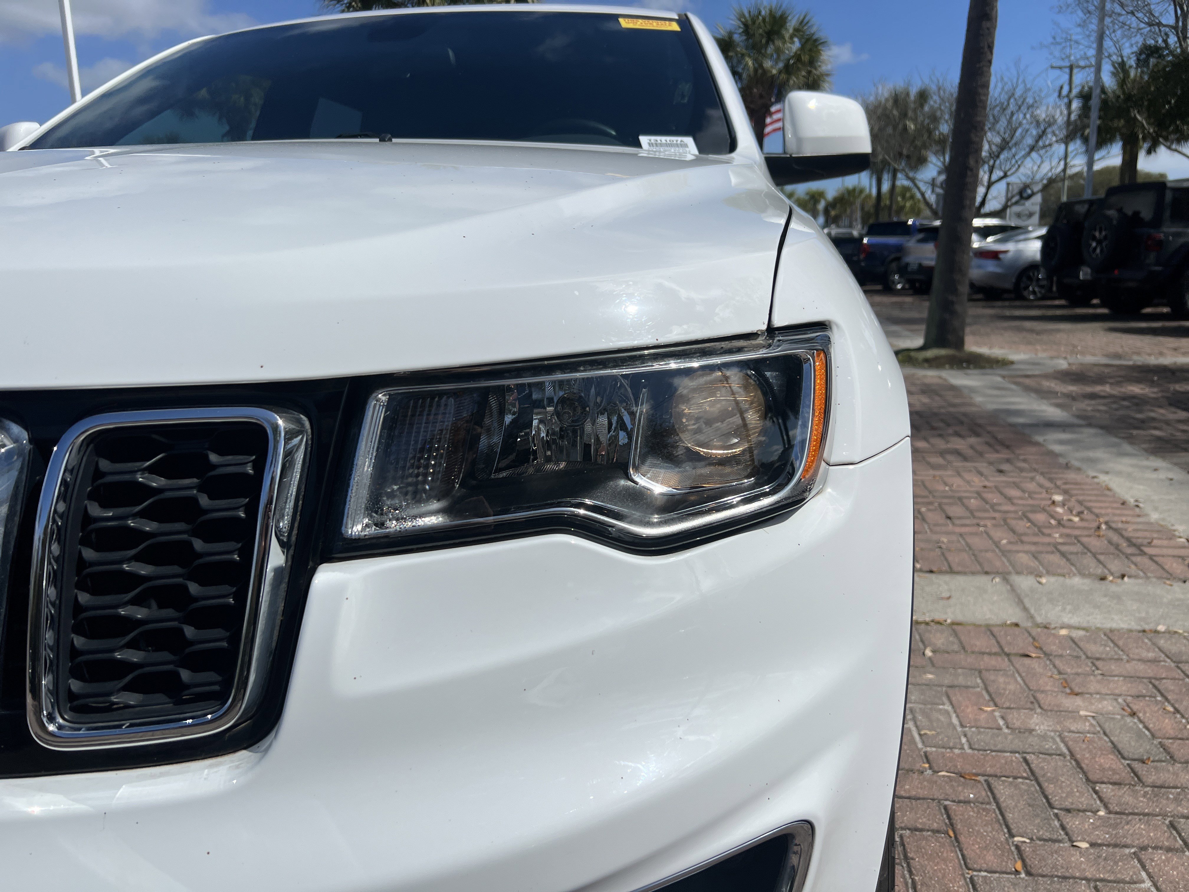 Used 2020 Jeep Grand Cherokee Laredo image 6