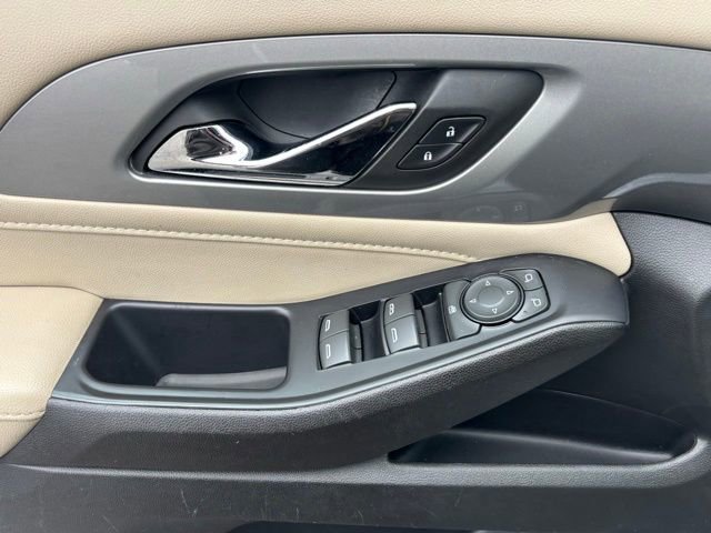 Used 2022 Chevrolet Traverse LT image 11
