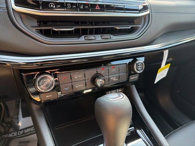 New 2026 Jeep Compass Latitude image 11