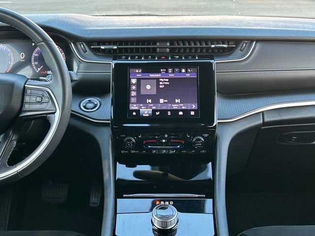 Used 2023 Jeep Grand Cherokee L Laredo image 27