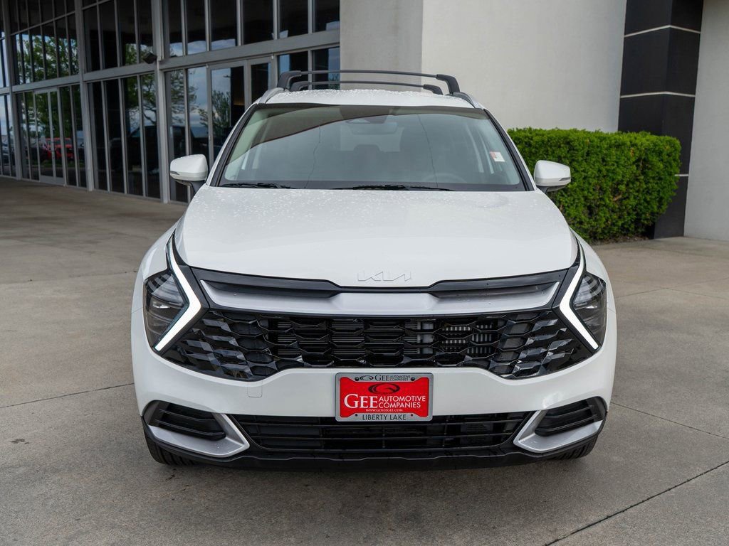 Used 2025 Kia Sportage EX image 2