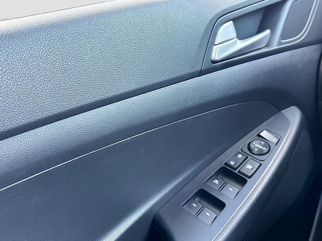 Used 2019 Hyundai Tucson Value w/ Cargo Package image 17