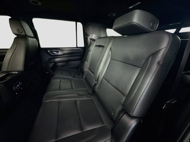 Used 2022 Chevrolet Suburban LT RWD image 24
