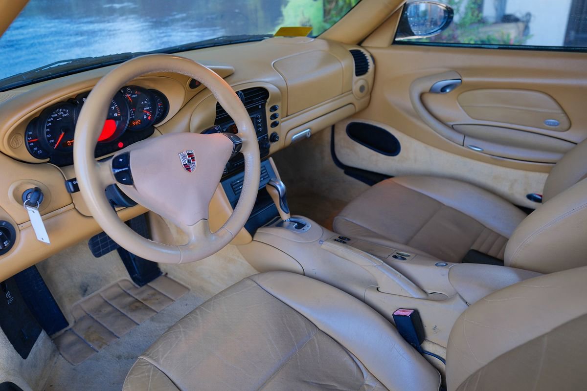 Used 2002 Porsche 911 Carrera RWD image 11