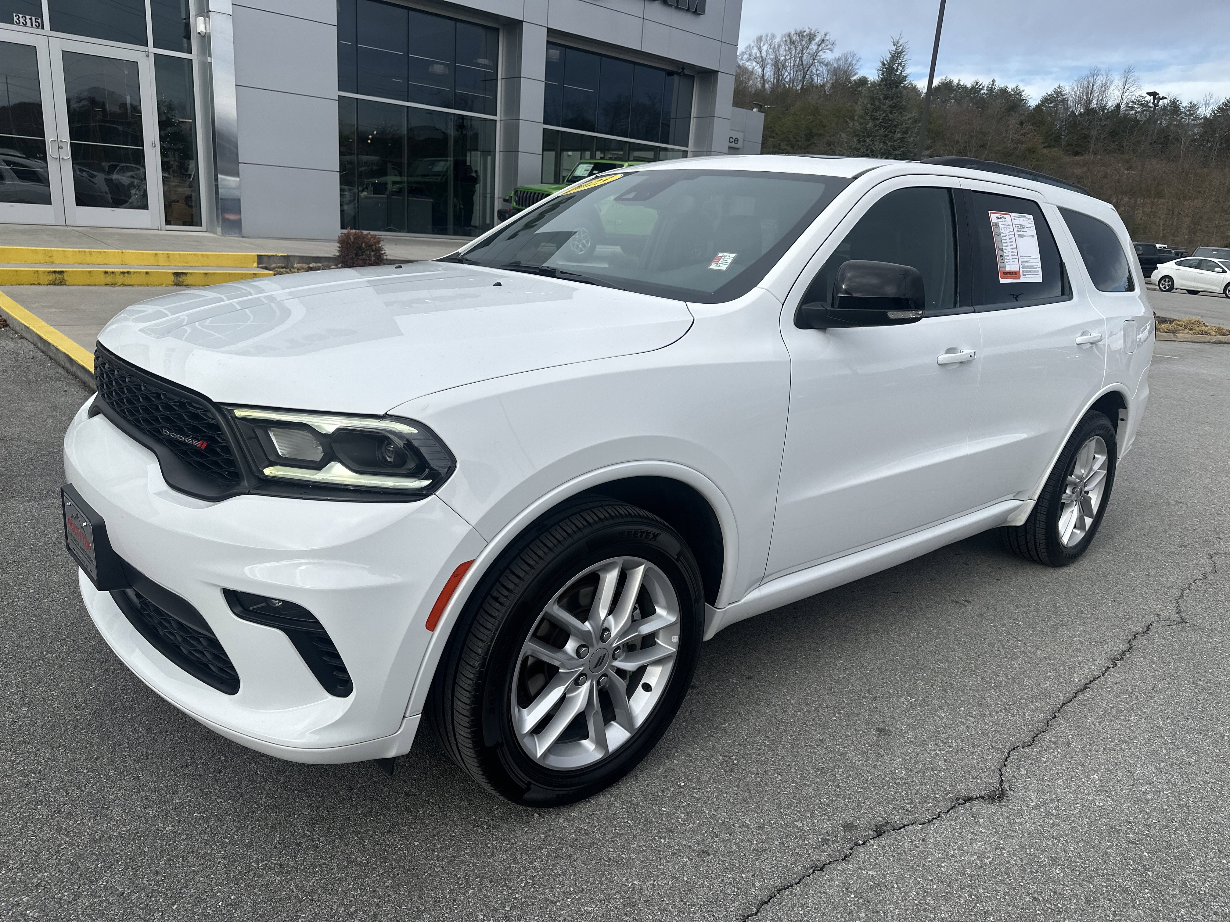 Used 2023 Dodge Durango GT image 2