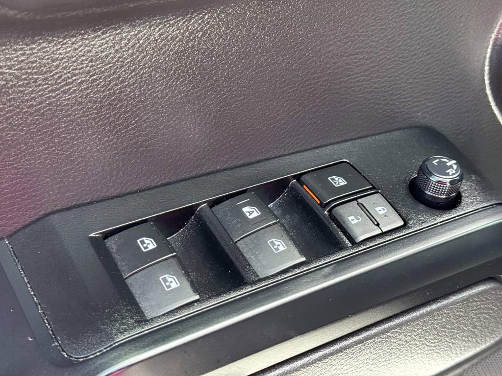 Used 2023 Toyota Tacoma SR AWD/4WD image 17