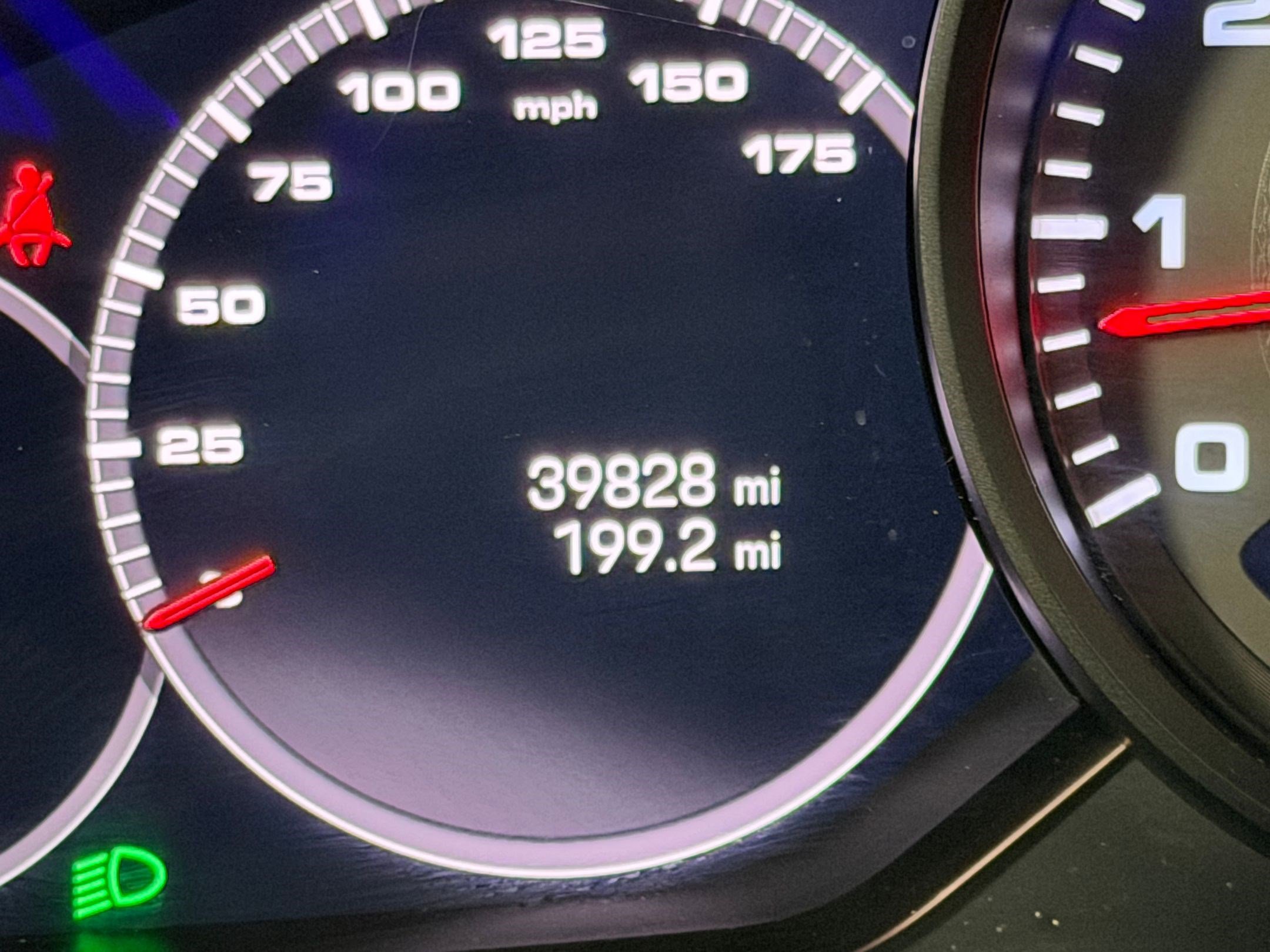 Used 2022 Porsche Cayenne image 30