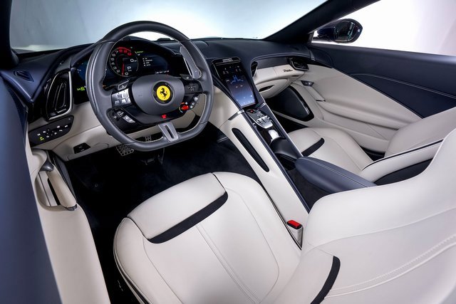 Used 2025 Ferrari Roma Spider image 5
