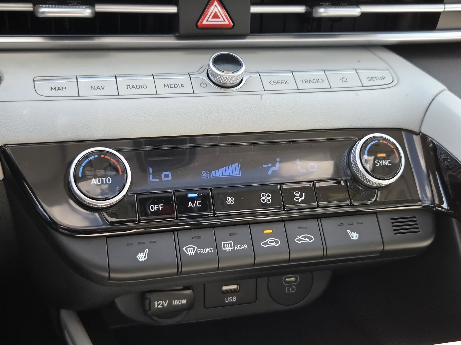 New 2026 Hyundai Elantra Limited FWD image 20