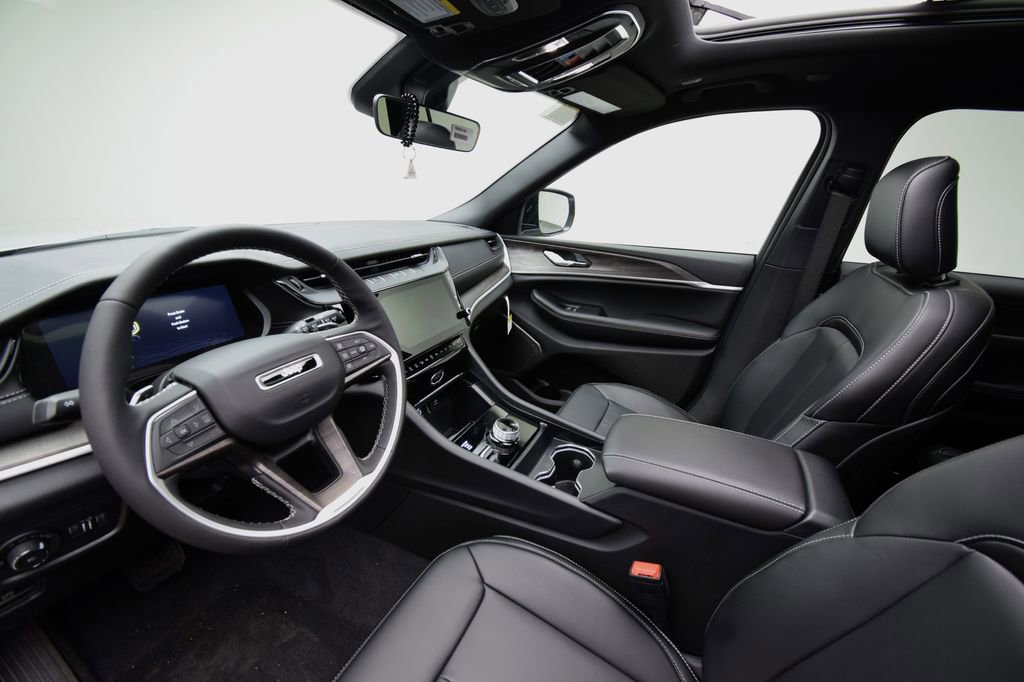 New 2026 Jeep Grand Cherokee L Limited w/ Limited Altitude Package image 24