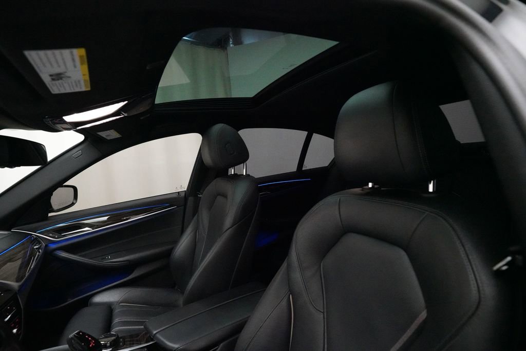 Used 2018 BMW 540i xDrive image 32