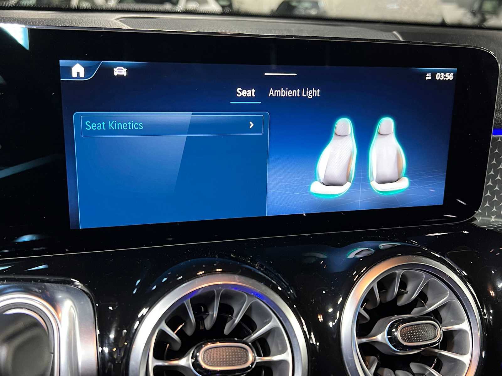 Certified 2025 Mercedes-Benz GLB 250 4MATIC image 31