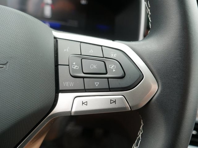 Certified 2025 Volkswagen Taos SE AWD/4WD image 26