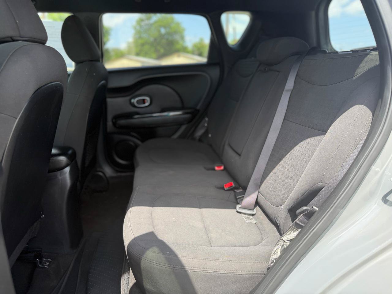 Used 2015 Kia Soul ! w/ Sun & Sound Package FWD image 13