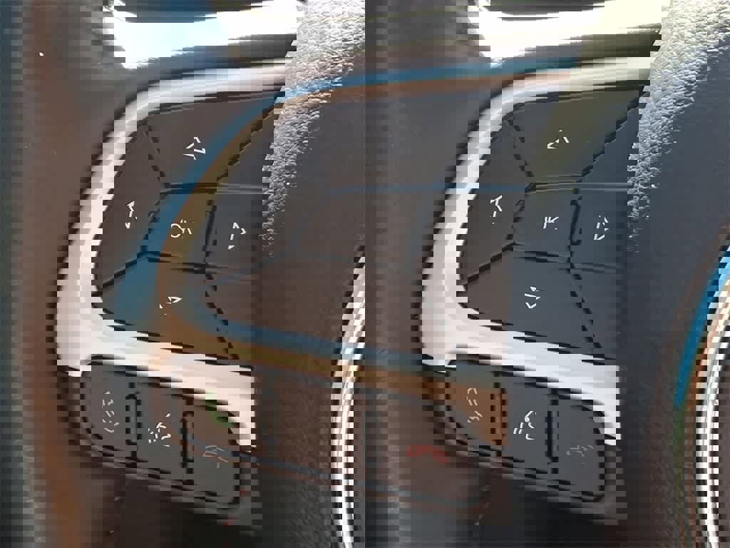 Used 2018 Jeep Compass Limited w/ Navigation Group image 23