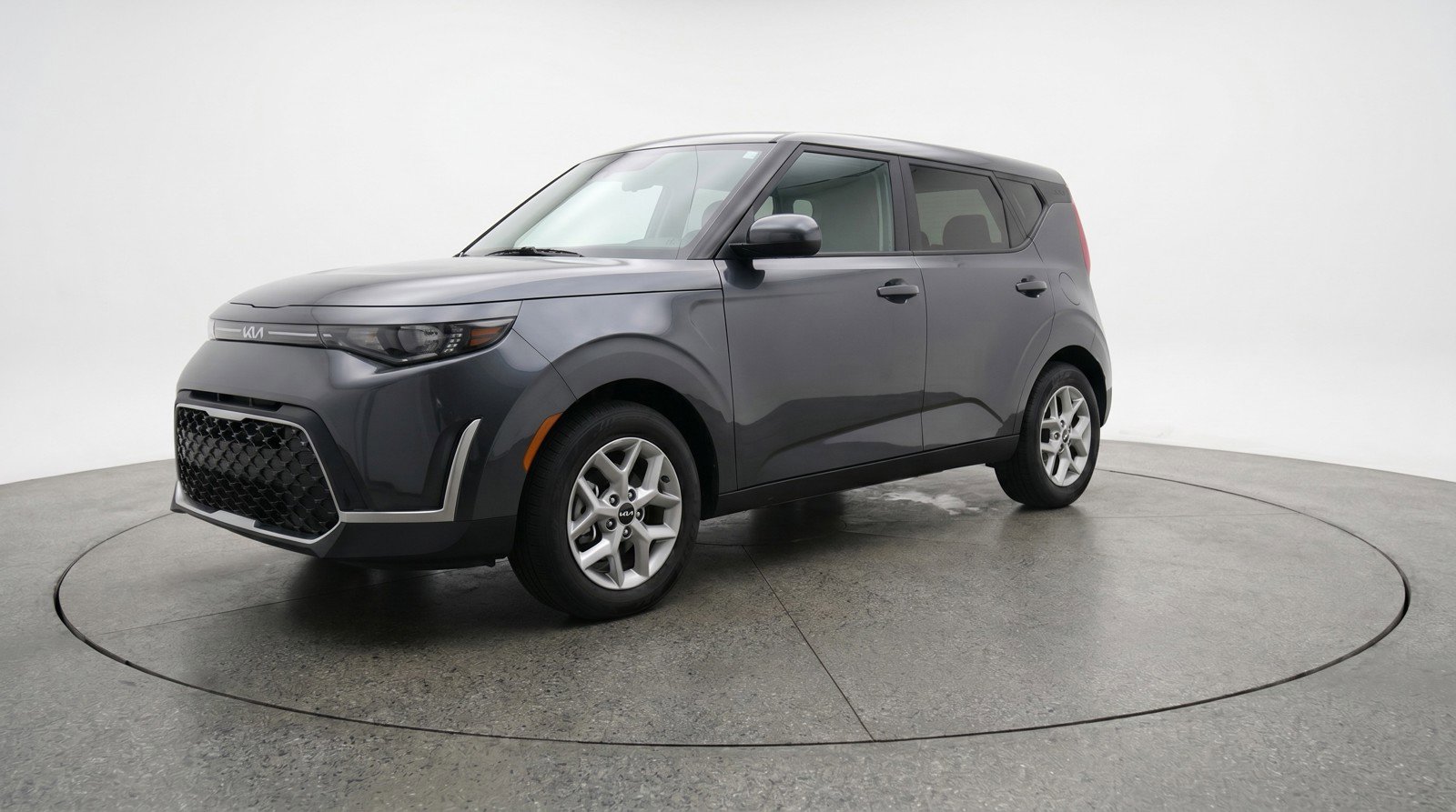 Used 2025 Kia Soul LX w/ LX Technology Package FWD image 3