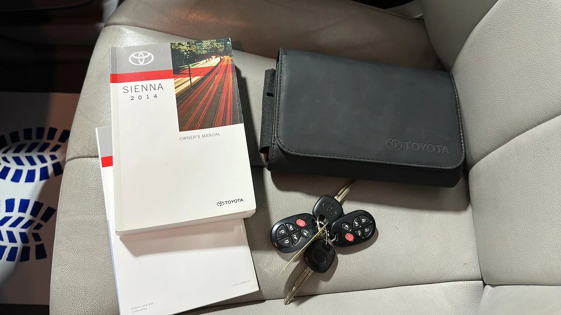 Used 2014 Toyota Sienna XLE FWD image 32