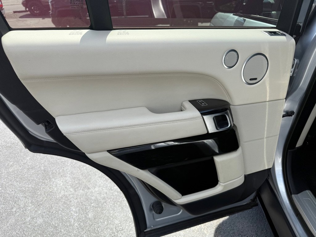 Used 2015 Land Rover Range Rover Supercharged image 82