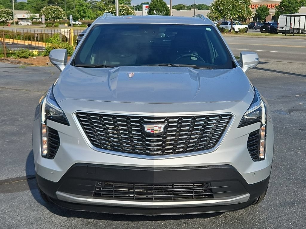 Used 2022 Cadillac XT4 Premium Luxury w/ Safety Alert Package FWD image 12