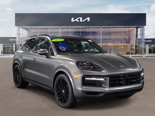 Used 2024 Porsche Cayenne S AWD/4WD image 1