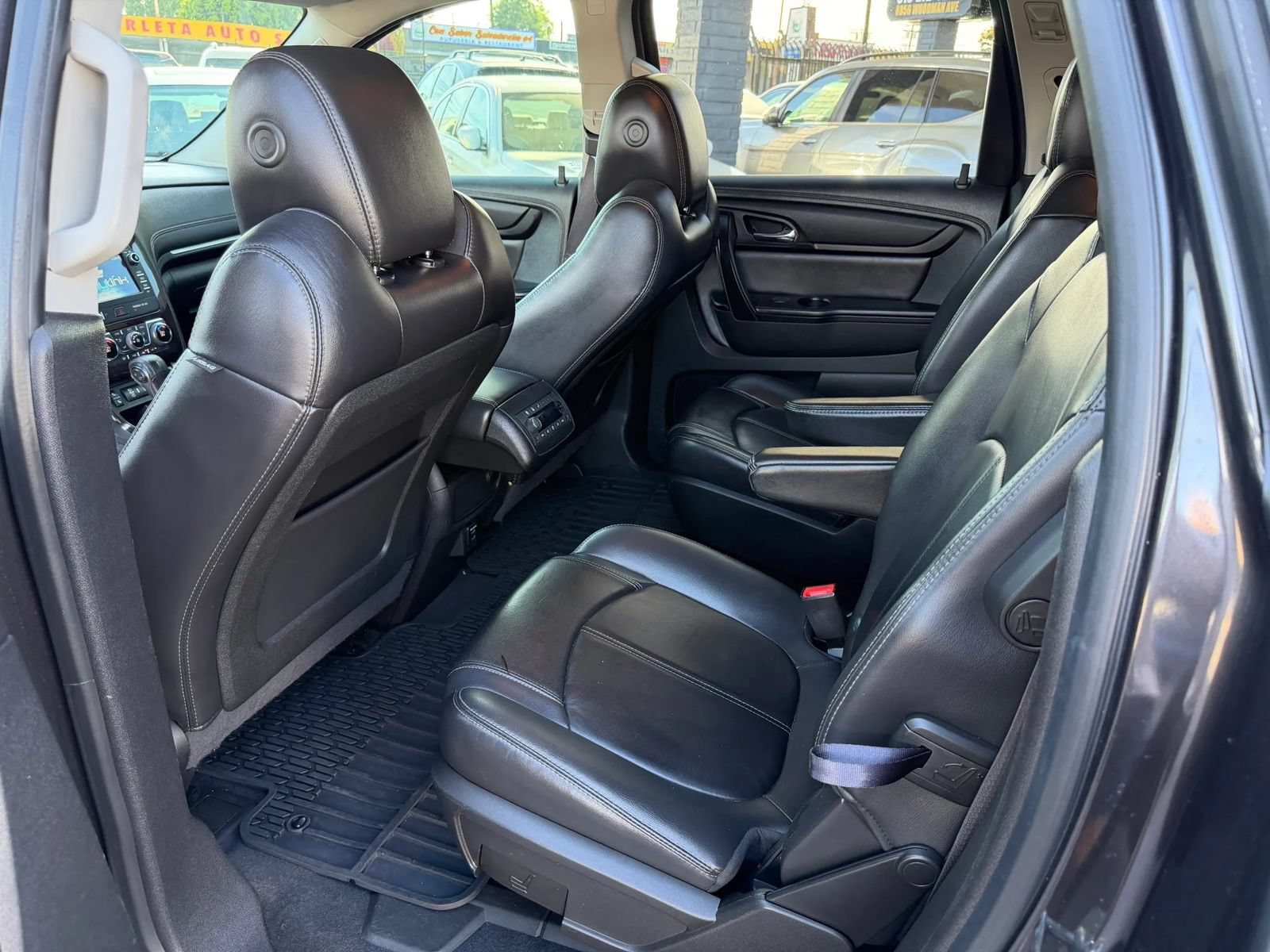 Used 2015 Chevrolet Traverse LT FWD image 33