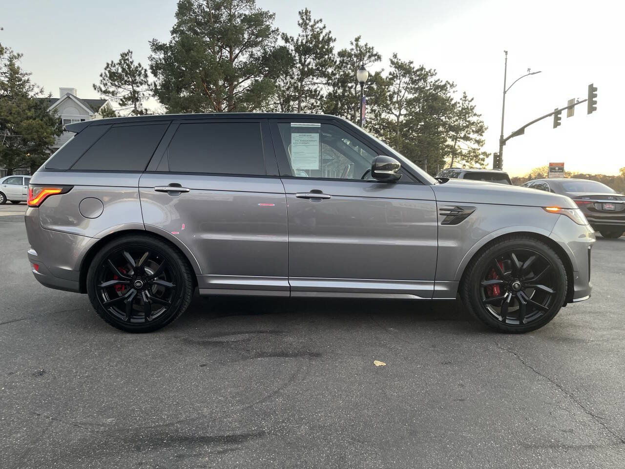 Used 2020 Land Rover Range Rover Sport SVR image 9