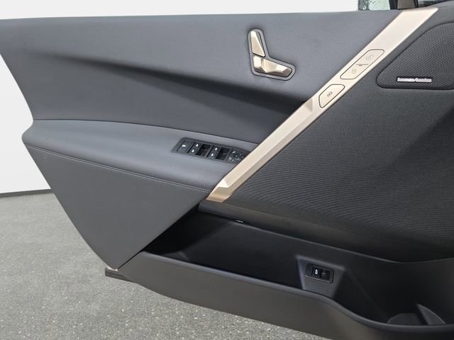 Used 2026 BMW iX xDrive45 image 26
