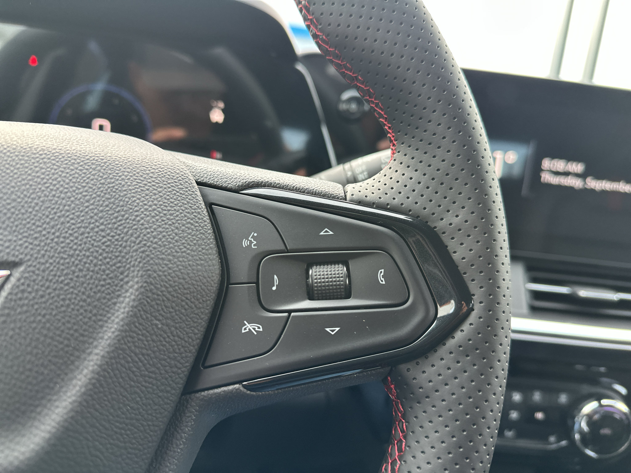 New 2026 Chevrolet Trax RS w/ Driver Confidence Package FWD image 26