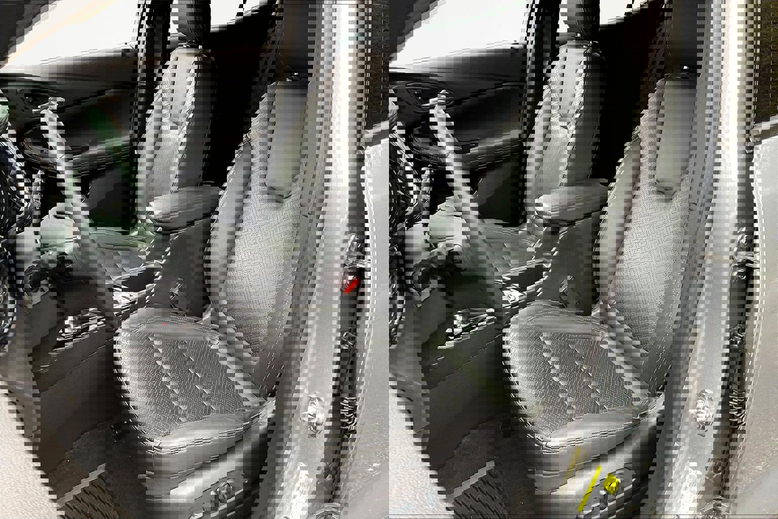 Used 2023 Buick Encore GX Essence w/ Experience Buick Package image 22