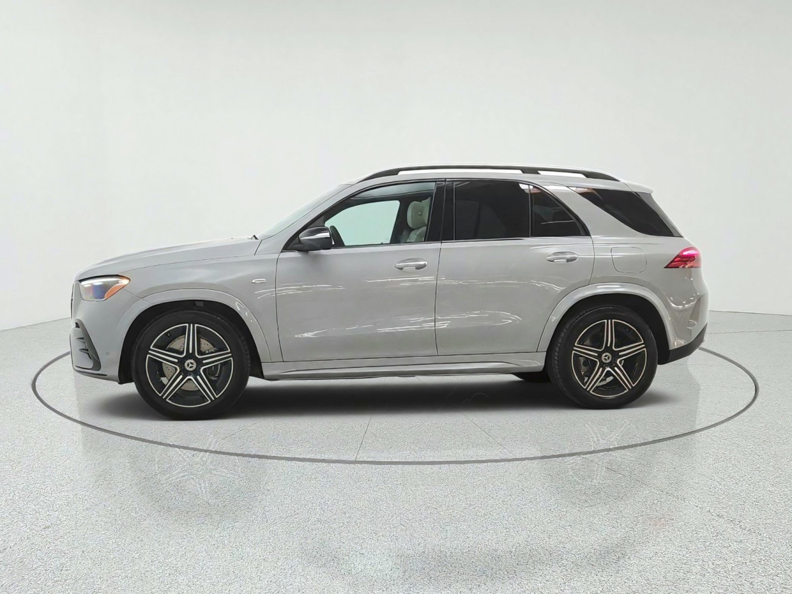 Certified 2025 Mercedes-Benz GLE 450e 4MATIC image 8