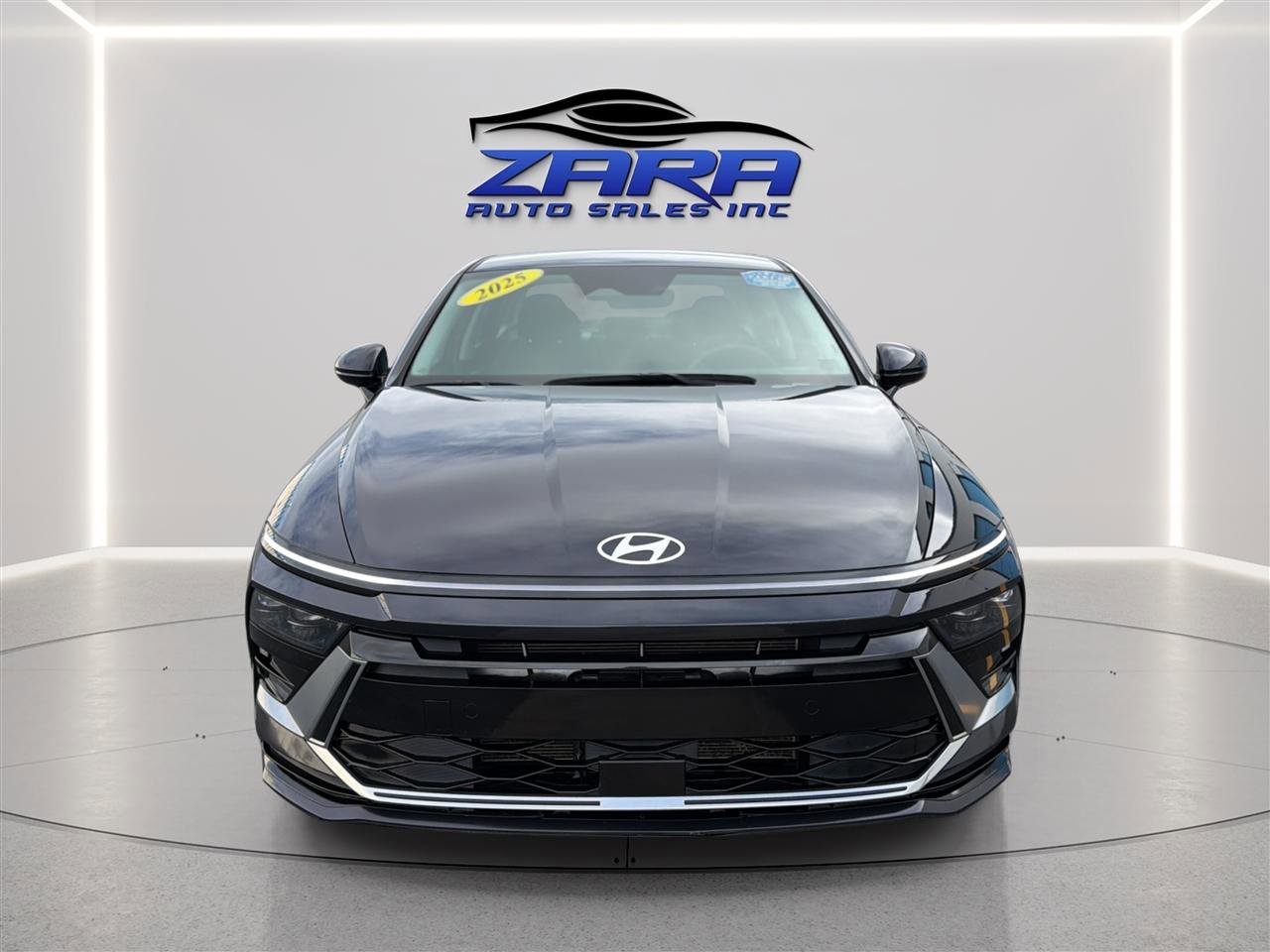 Used 2025 Hyundai Sonata SEL FWD image 2