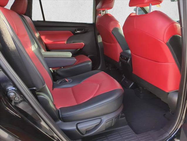 Used 2021 Toyota Highlander XSE FWD image 28