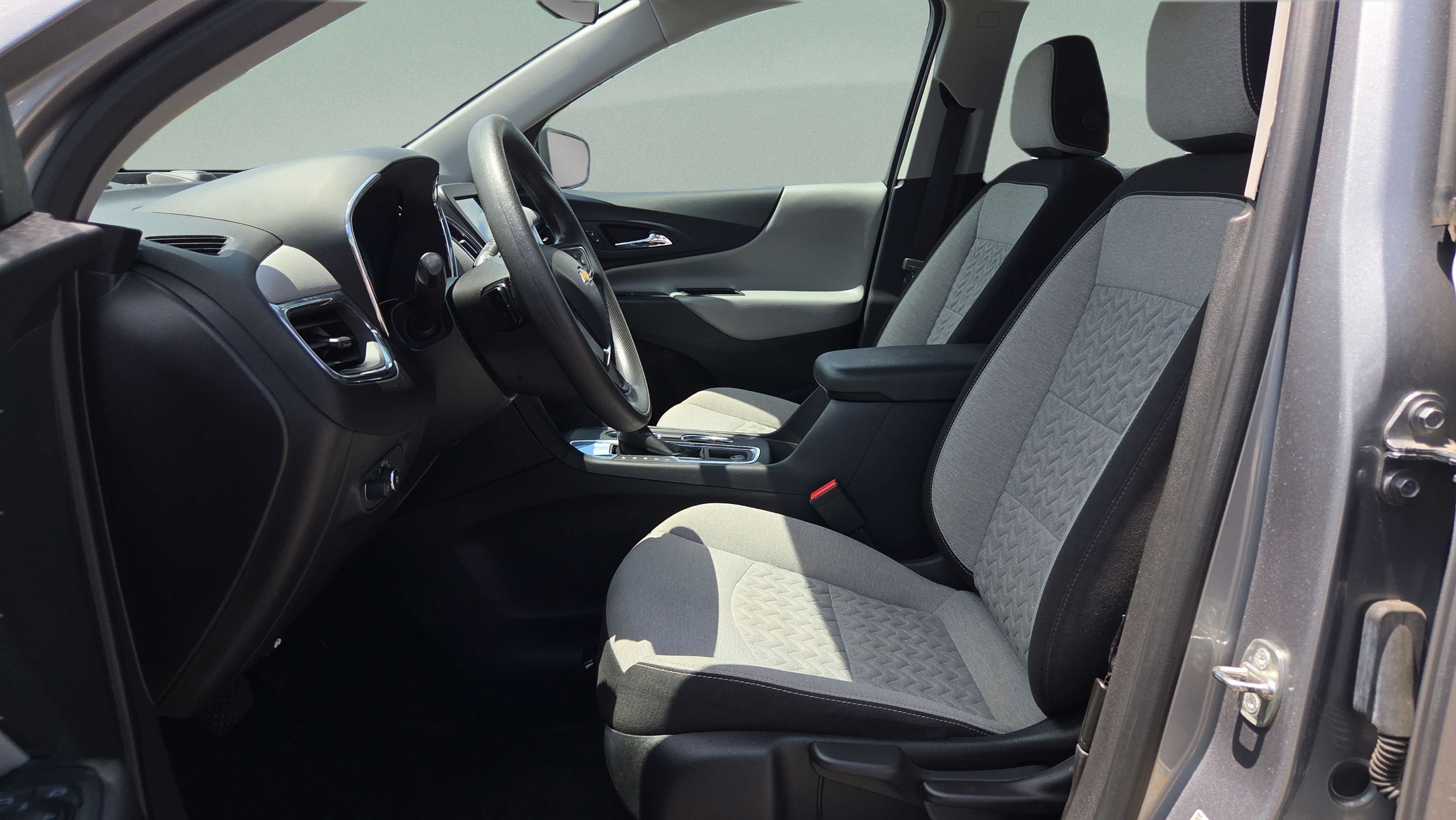 Used 2023 Chevrolet Equinox LS w/ Sport Edition FWD image 10