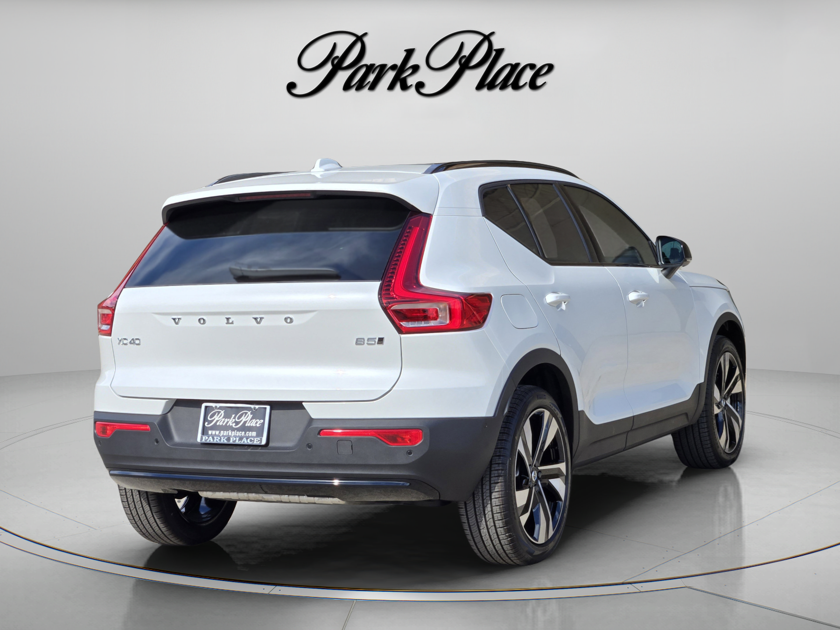 Used 2026 Volvo XC40 B5 Plus w/ Protection Package Premier AWD/4WD image 4