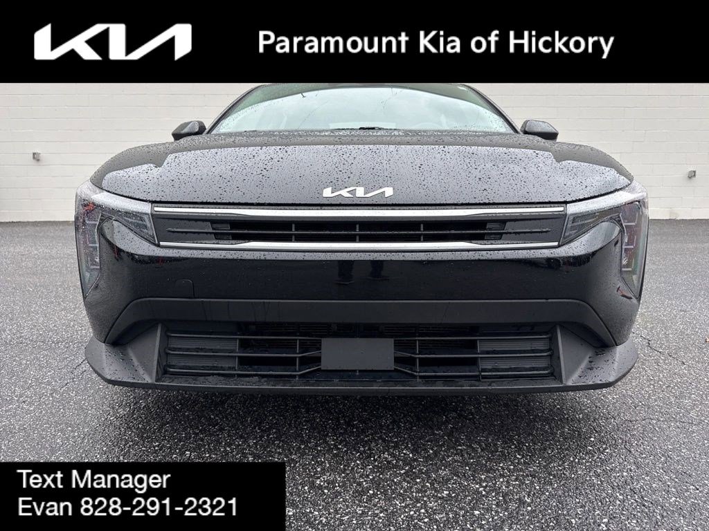 Used 2025 Kia K4 LX image 2