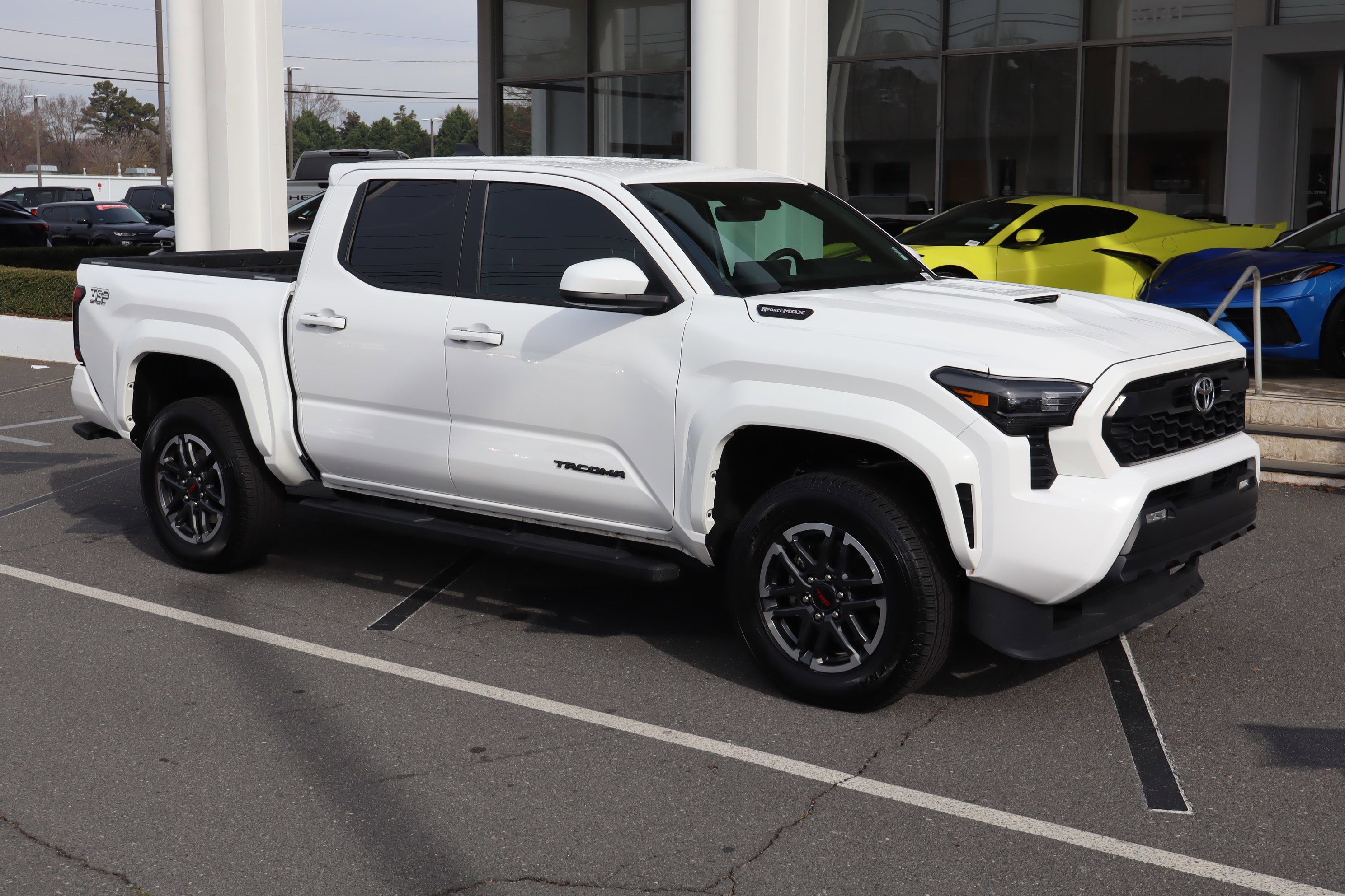 Used 2025 Toyota Tacoma TRD Sport image 2