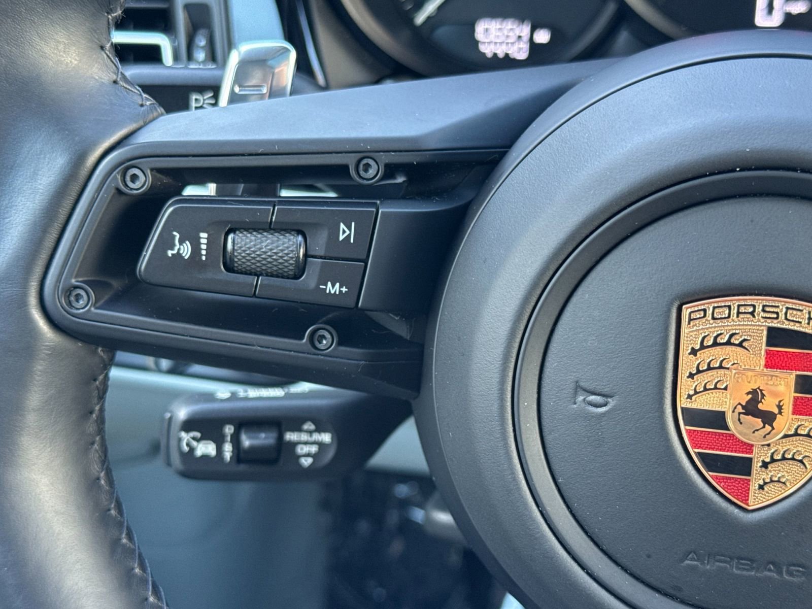 Certified 2023 Porsche Macan Turbo image 27