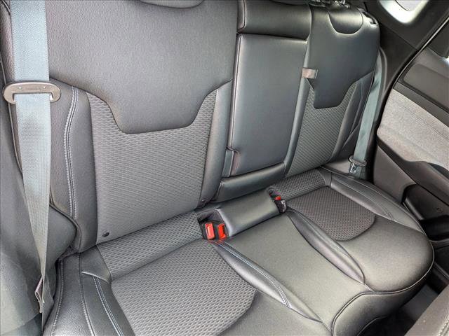 Used 2024 Jeep Compass Latitude AWD/4WD image 17